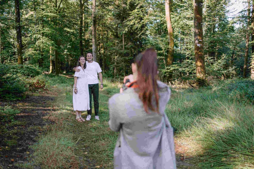Mallaurie Photographe coulisses - shooting en forêt - vidéaste normandie